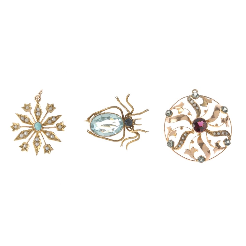 A selection of early 20th century jewellery. To include (1 of 2)