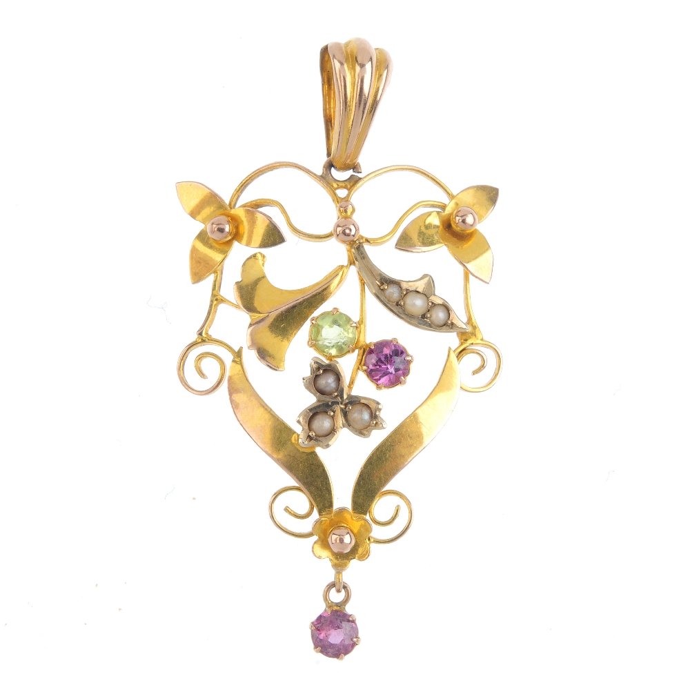 A selection of late Victorian and Edwardian gold (1 of 3)