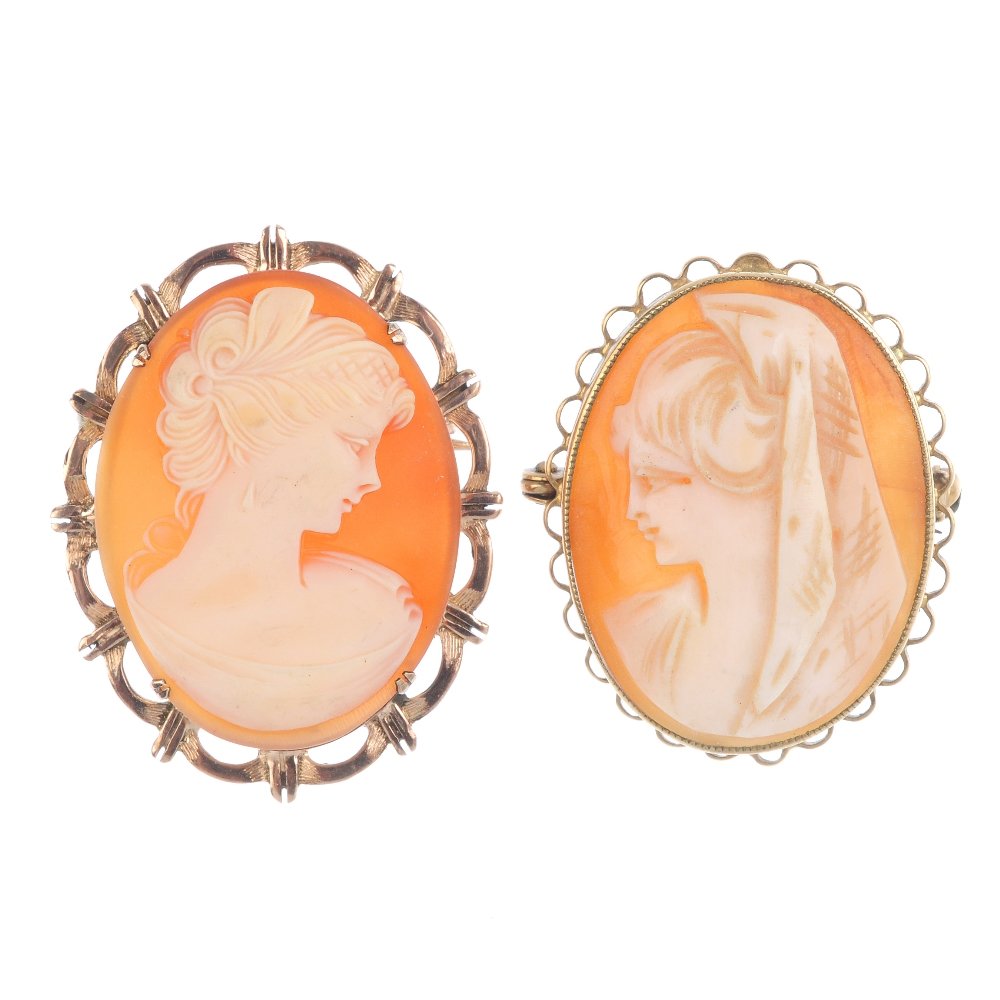 Two cameo brooches. Both of oval outline, the first (1 of 2)