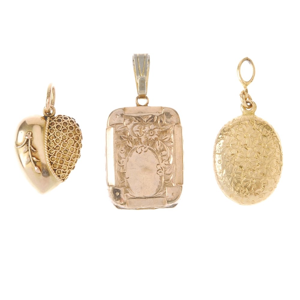 A selection of three late Victorian gold pendants. To (1 of 3)