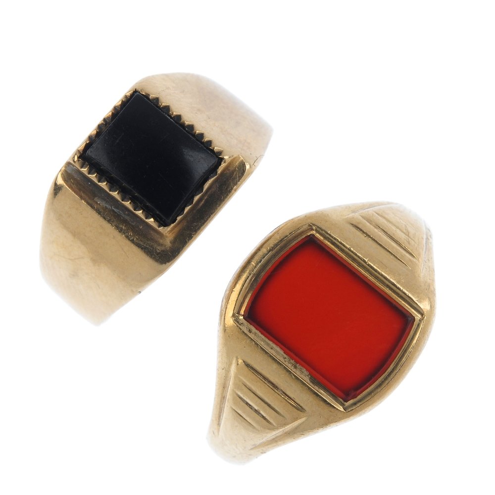 Two 9ct gold hardstone rings.  To include a curved (1 of 3)