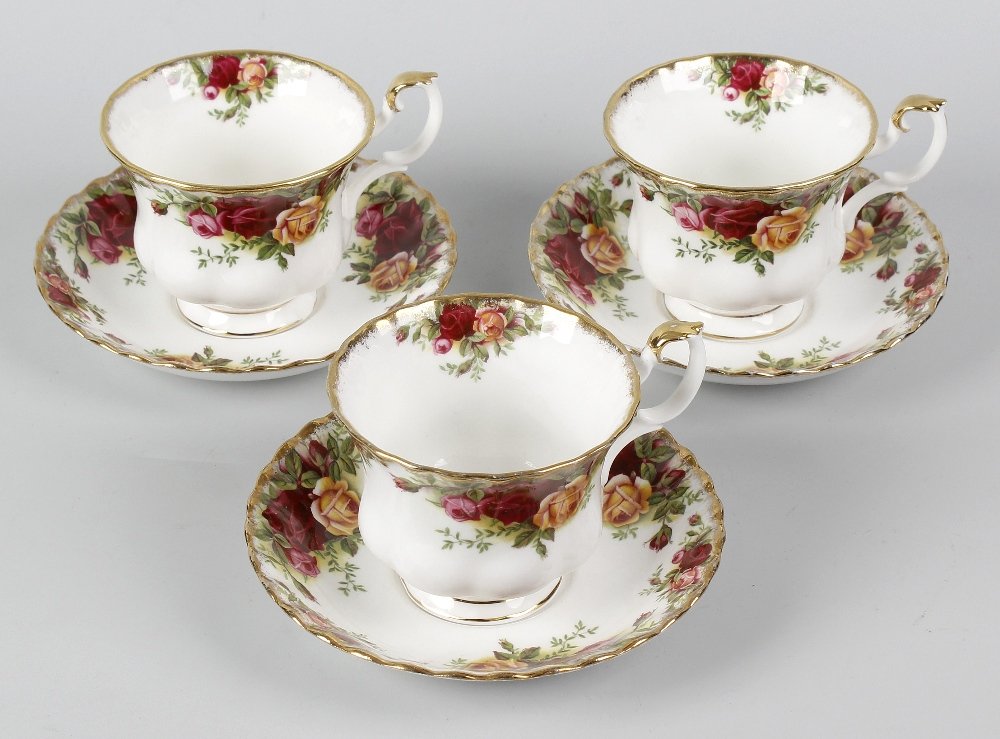 Several boxes containing a large quantity of Royal: Several boxes containing a large quantity of Royal Albert china, to include teapots, trays, tea cups, saucers, milk jugs, plates, decorative ornaments, etc. (Qty). Group lot, please note all items are