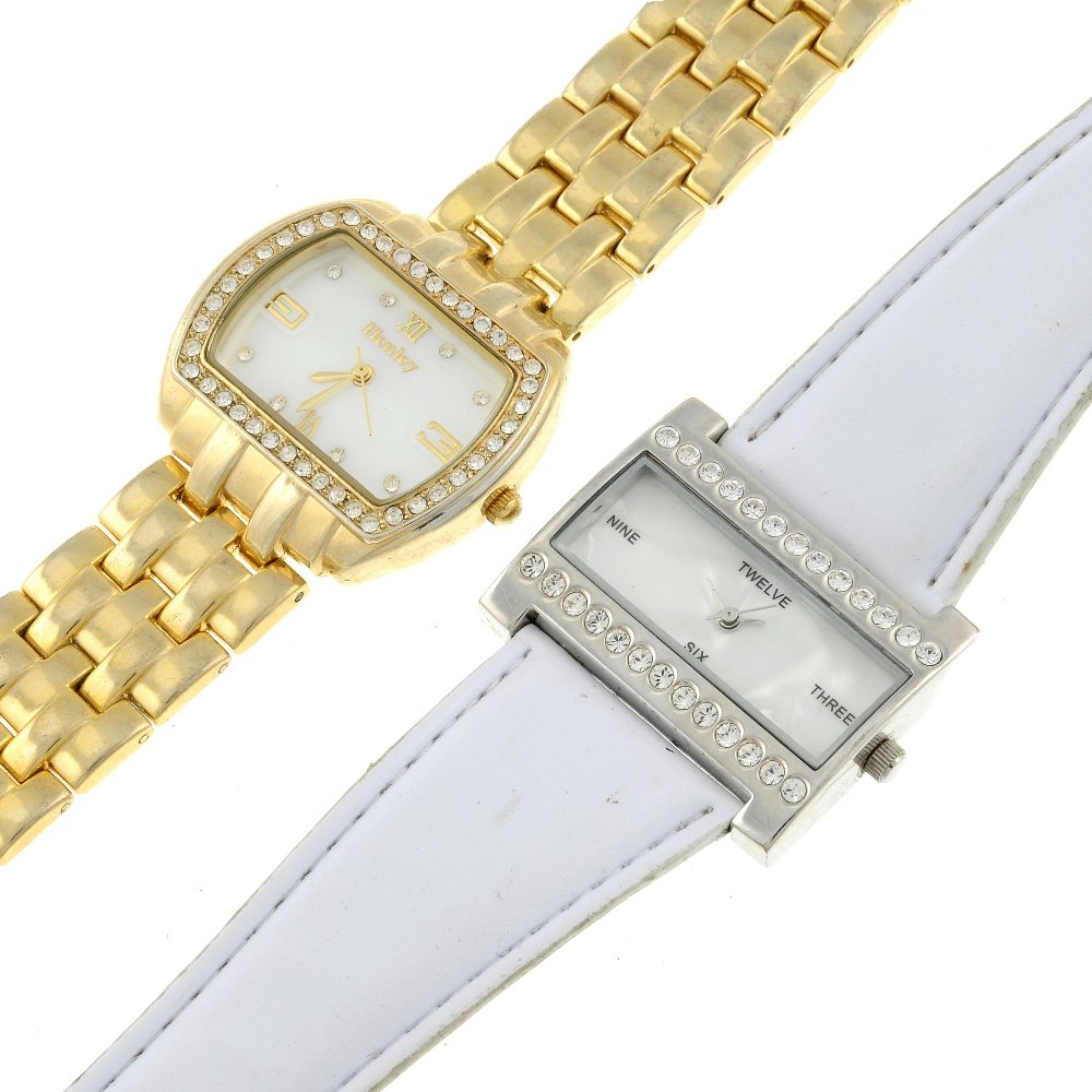 A bag of various wristwatches to include examples by: A bag of various wristwatches to include examples by DKNY, Sekonda and Timberland. All recommended for spares or repair purposes only. Approximately 115. Due to the quantity of items in this lot we ar