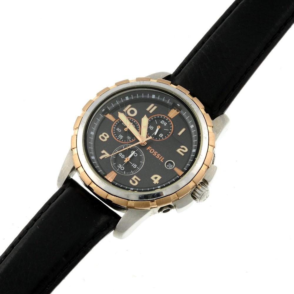 A bag of designer wrist watches, to include examples by: A bag of designer wrist watches, to include examples by Michael Kors, DKNY, Hugo Boss and Diesel. All recommended for spare or repair purposes only. Approximately 125. Due to the quantity of items in