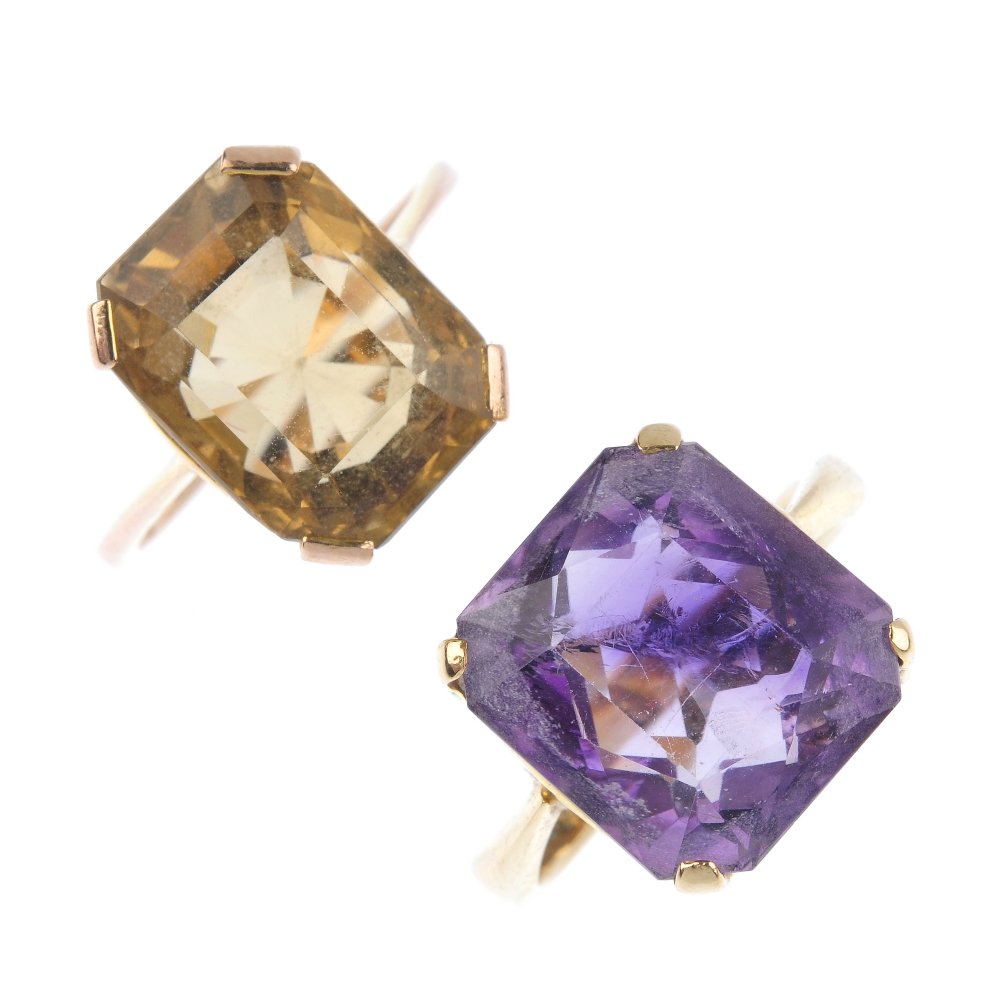 A selection of jewellery. To include a (1 of 5)