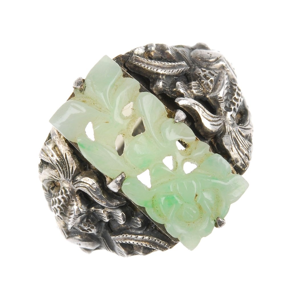 A selection of jewellery. To include an oval agate (1 of 4)