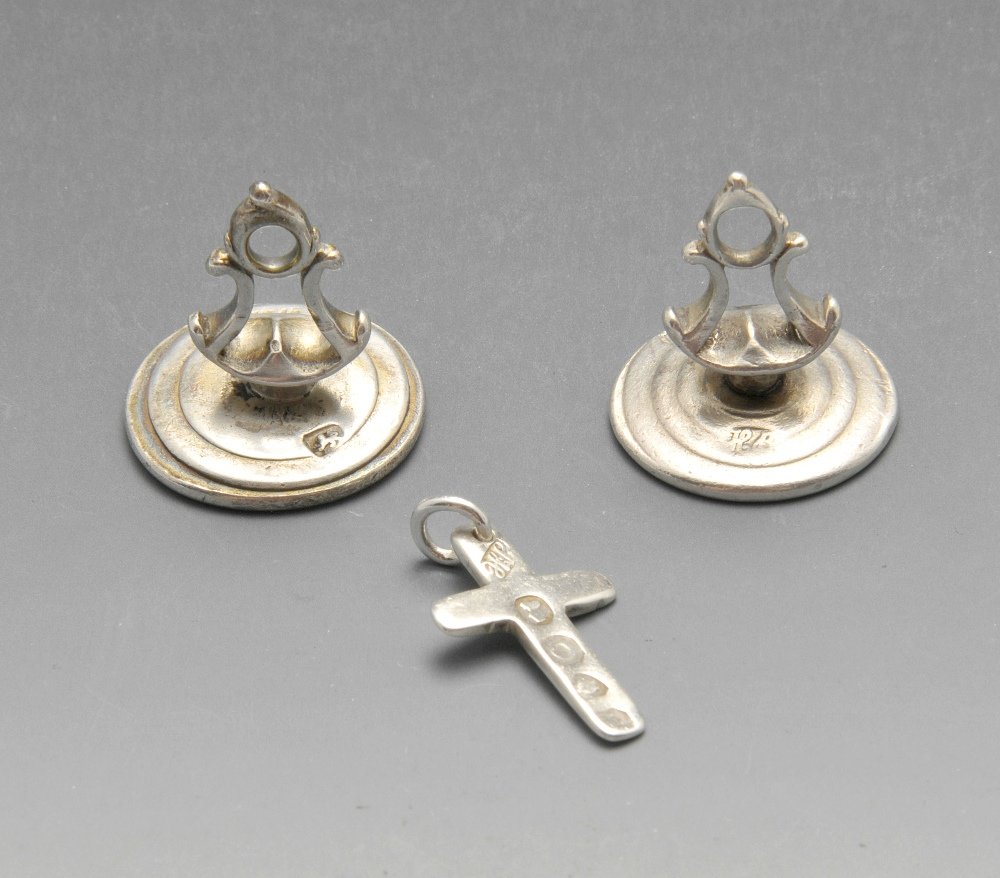 Two George III silver fob seals by Hester Bateman, each (1 of 4)