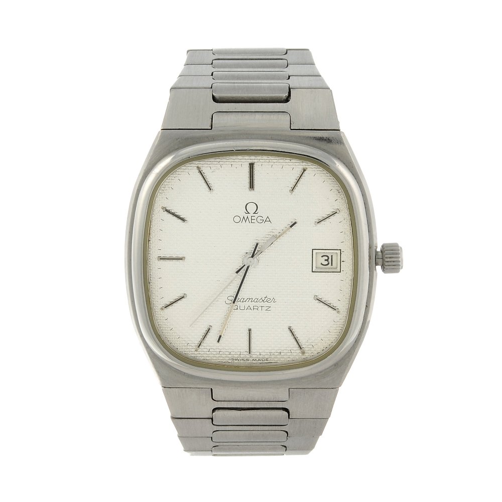OMEGA - a gentleman's Seamaster bracelet watch. (1 of 4)
