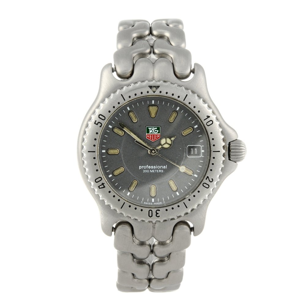 TAG HEUER - a mid-size S/el bracelet watch. Stainless (1 of 4)