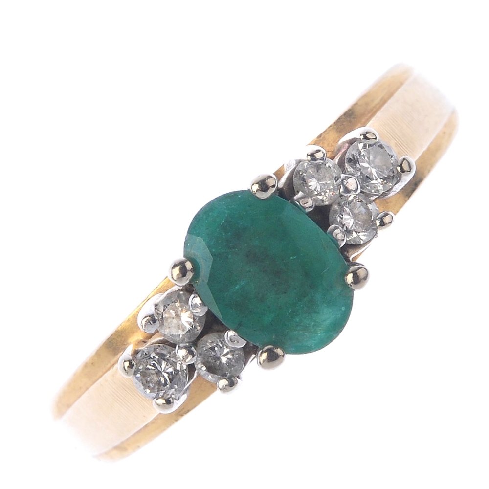 (401754-7-A) An emerald and diamond ring. The (1 of 4)