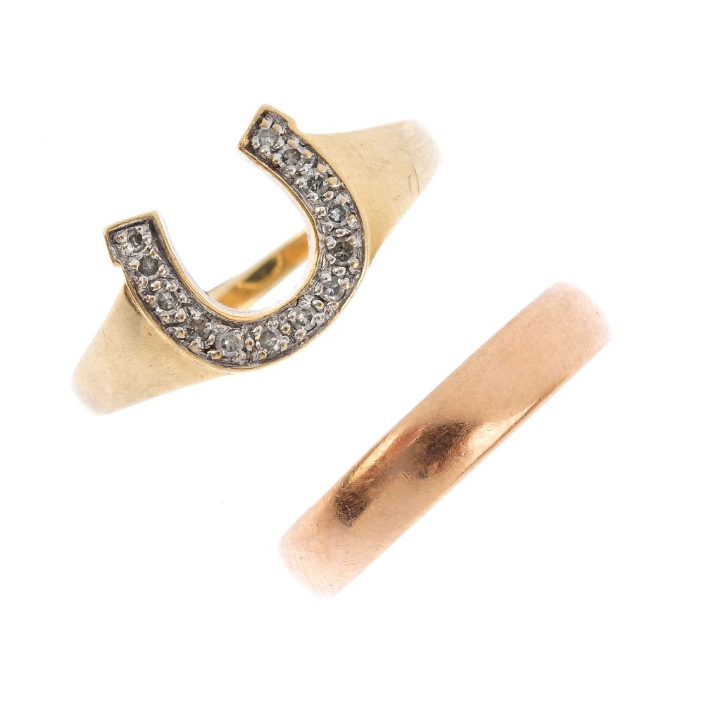Two 9ct gold rings. The first designed as a single-cut (1 of 3)