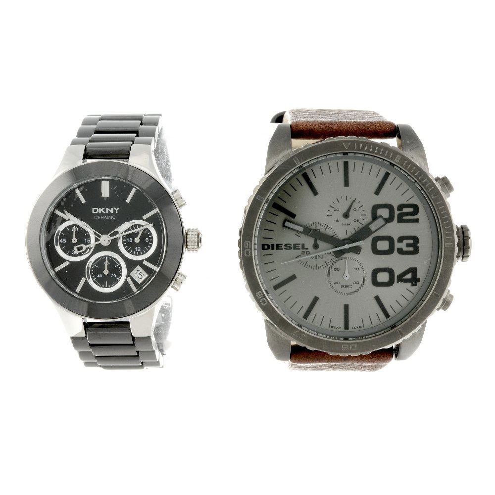A bag of assorted watches, to include examples by: A bag of assorted watches, to include examples by Diesel and DKNY. All recommended for spare or repair purposes only. Approximately 100. Due to the quantity of items in this lot we are unable to comme