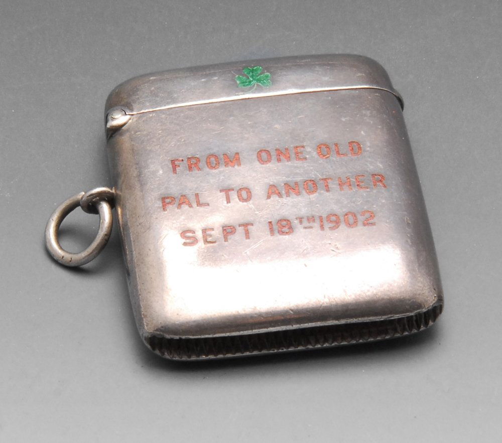 An Edwardian silver vesta case, of plain typical form (1 of 7)