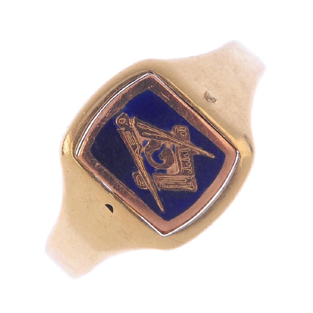 A gentleman's 9ct gold enamel Masonic swivel ring. The (1 of 4)