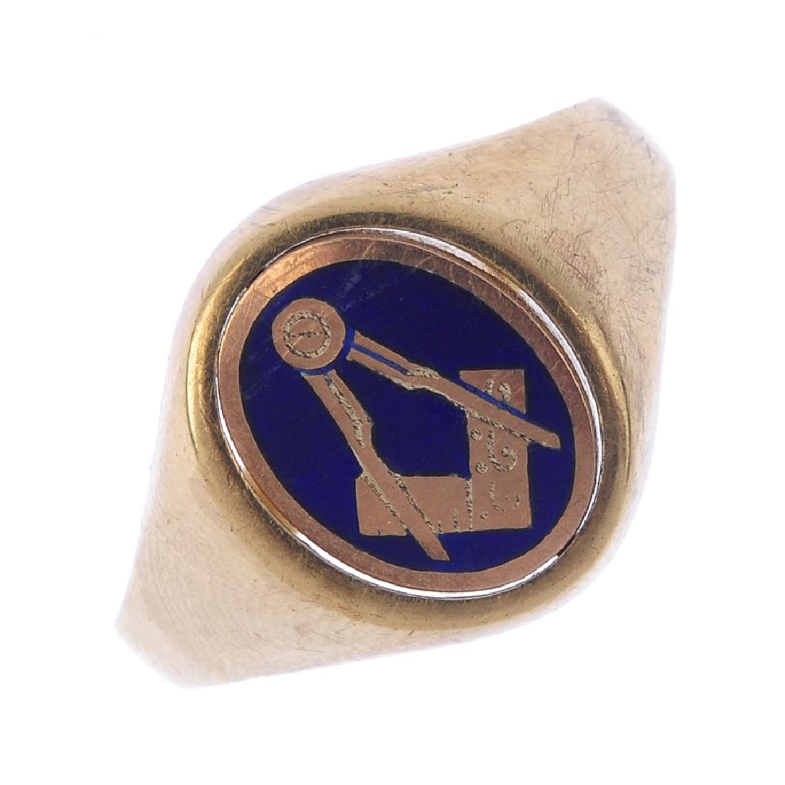 A 1960s 9ct gold gentleman's Masonic swivel signet (1 of 4)