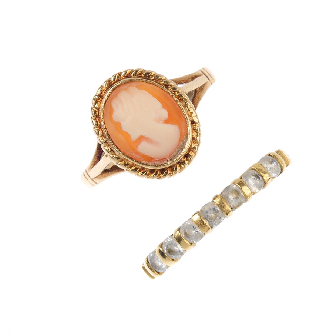 A selection of jewellery. To include a cameo ring, a (1 of 1)
