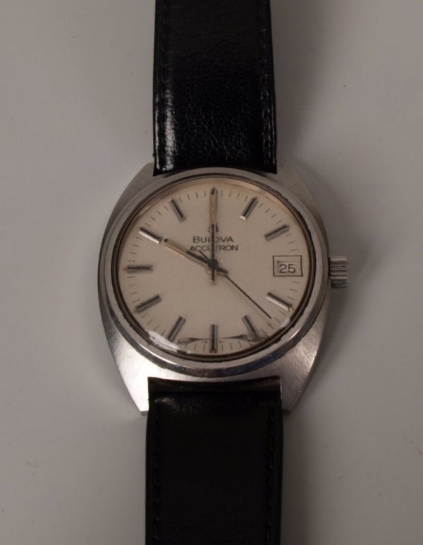 BULOVA - a gentleman's steel cased Accutron with