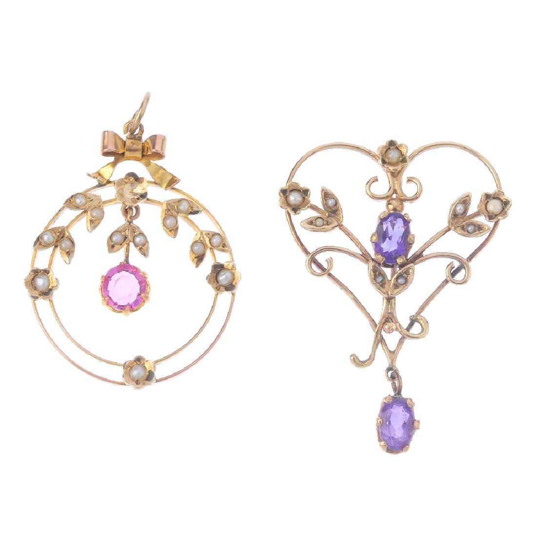 Two gem-set pendants. Each designed as an oval-shape (1 of 2)