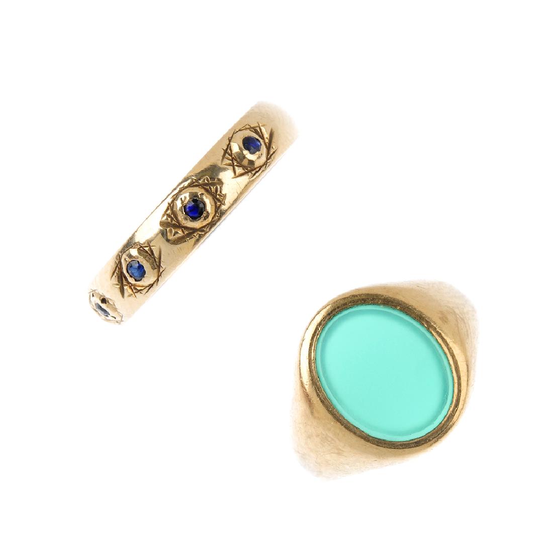 A selection of jewellery. To include a 9ct gold (1 of 6)