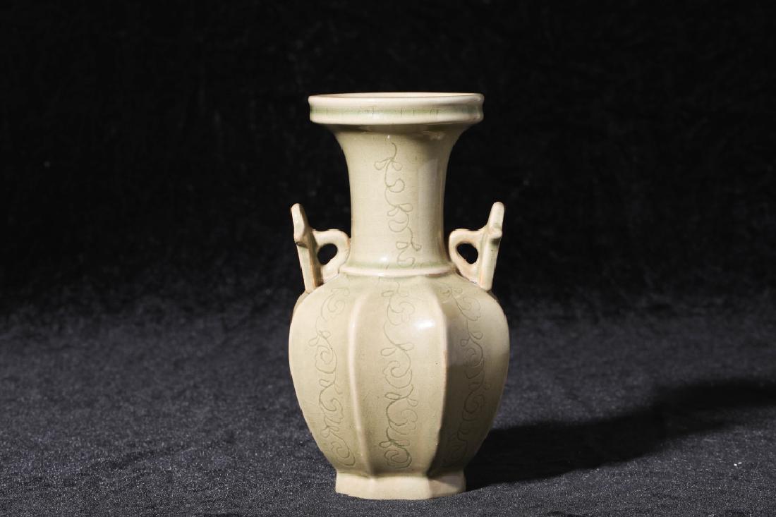 YAOZHOU KILN BINAURAL BOTTLE (1 of 5)