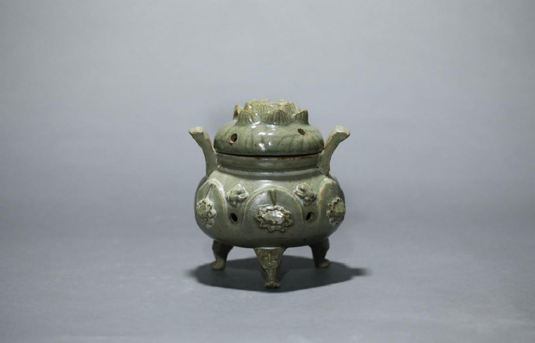 CELADON GLAZED TRIPODIA CENSER (1 of 5)