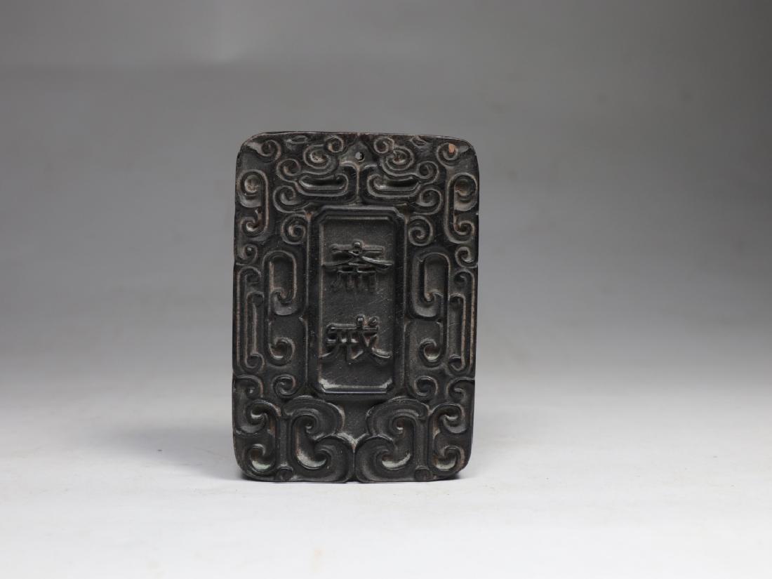 An ox horn dragon line fast amulet: An ox horn dragon line fast amulet: length-5.9cm width-4.0cm heigth-1.1cm weight-29.3g