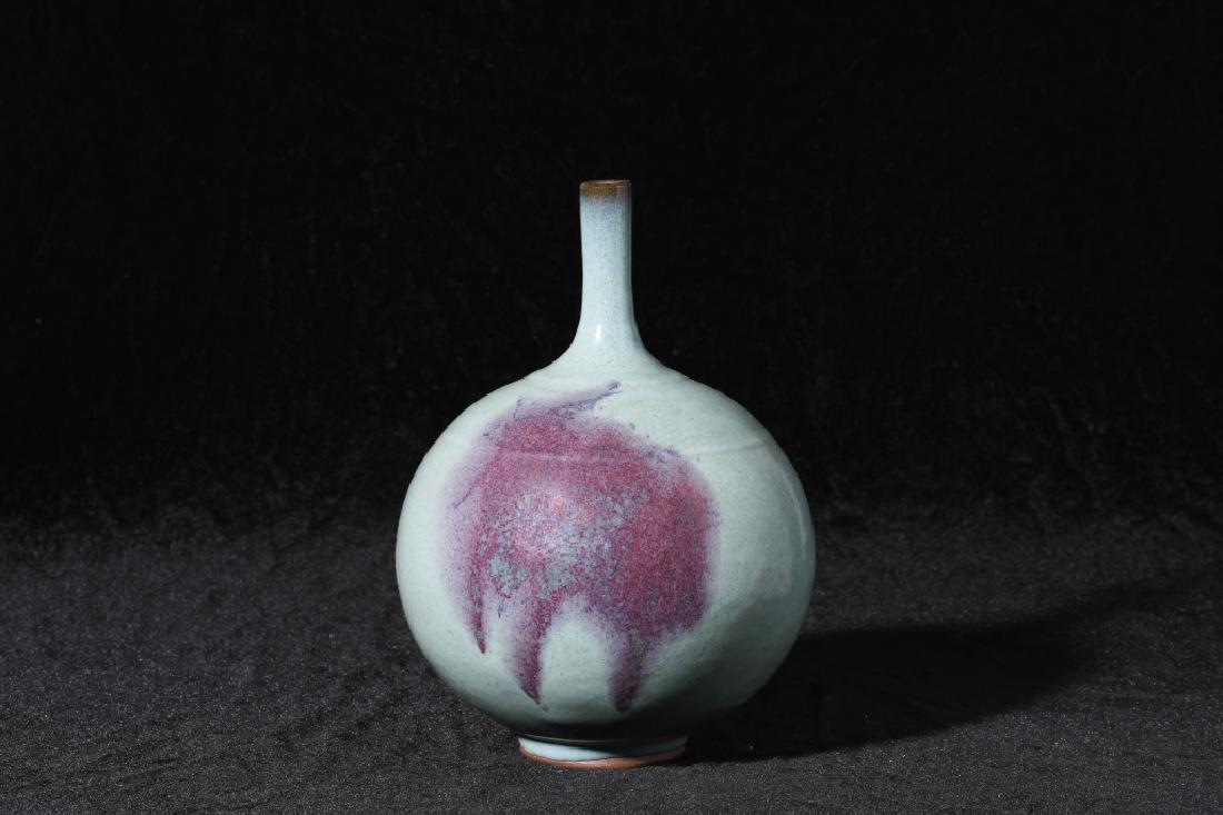 Jin Dynasty Jun kiln long neck bottle (1 of 5)