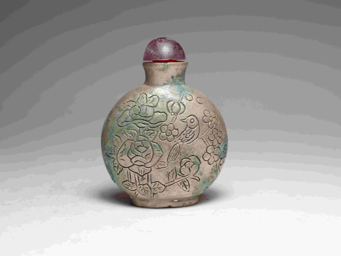 OLD COPPER MAGPIE SNUFF BOTTLE (1 of 7)