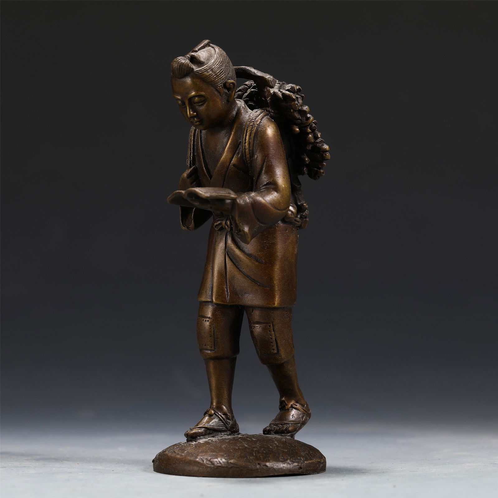 CHINESE BRONZE STANDING SCHOLARS STATUE TABLE ITEM (1 of 9)