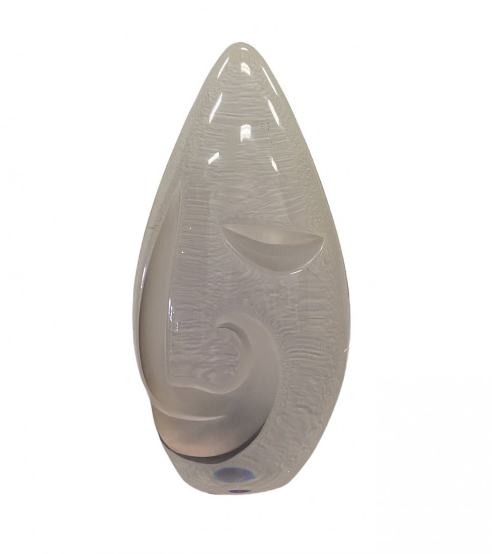 Mid-Century Modern Moulded Lucite Sculpture: 8 x 4 in