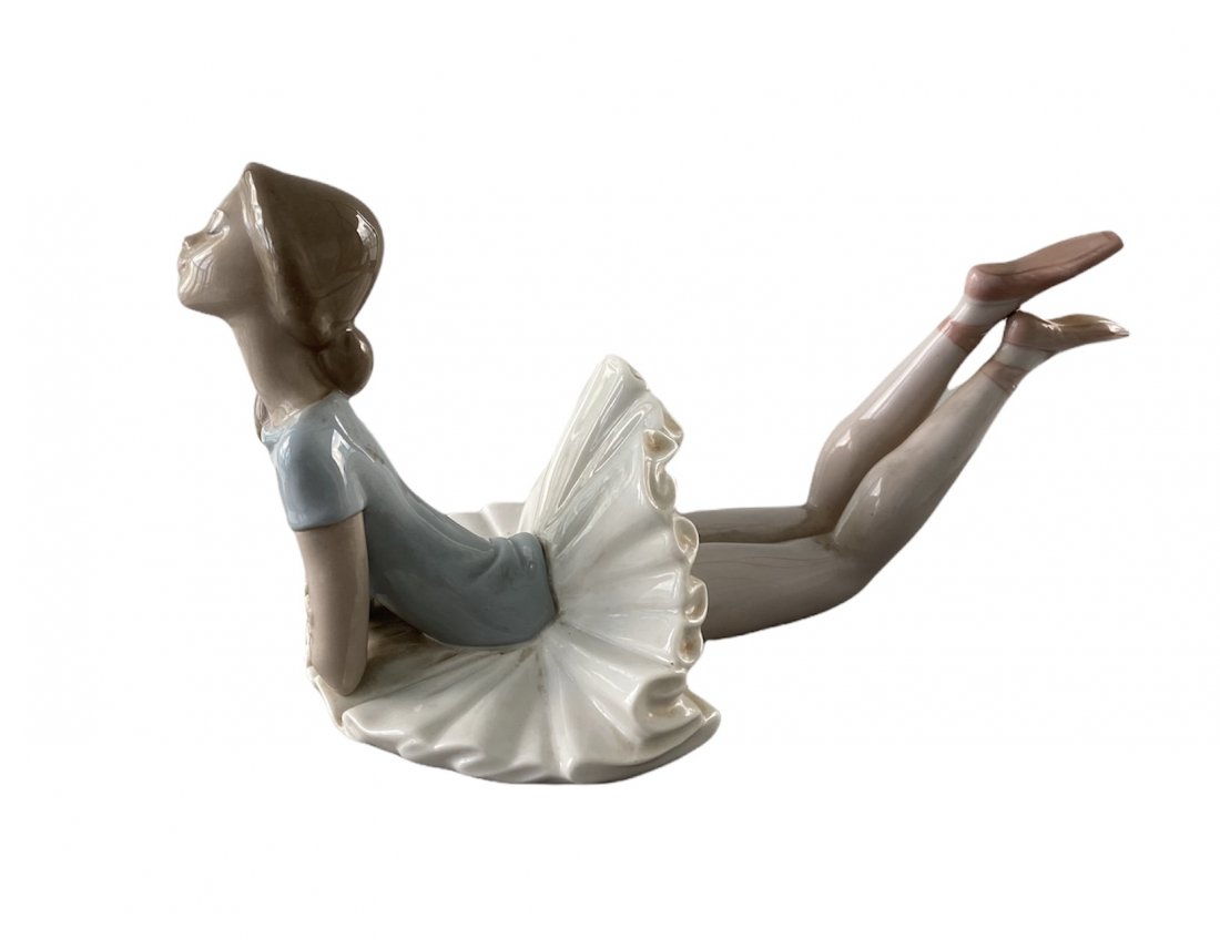Lladro Lying Ballerina Dancer Figurine "Heather" (1 of 4)