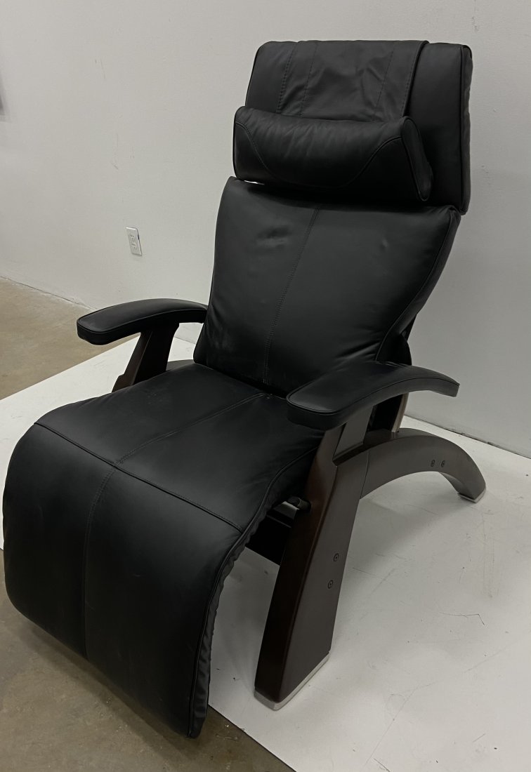 Human Touch PC-610 Leather Massage Chair (1 of 6)