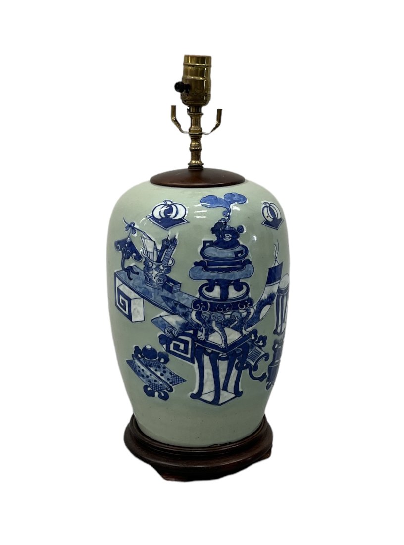Vintage Chinese Ceramic Lamp (1 of 3)