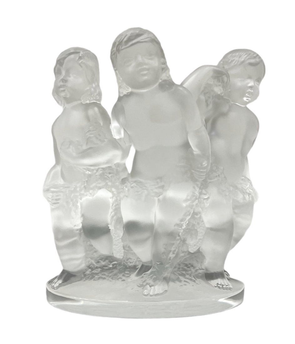 Lalique Signed Crystal Cherubs Figurine: 7.5 x 6.5 x 3 in