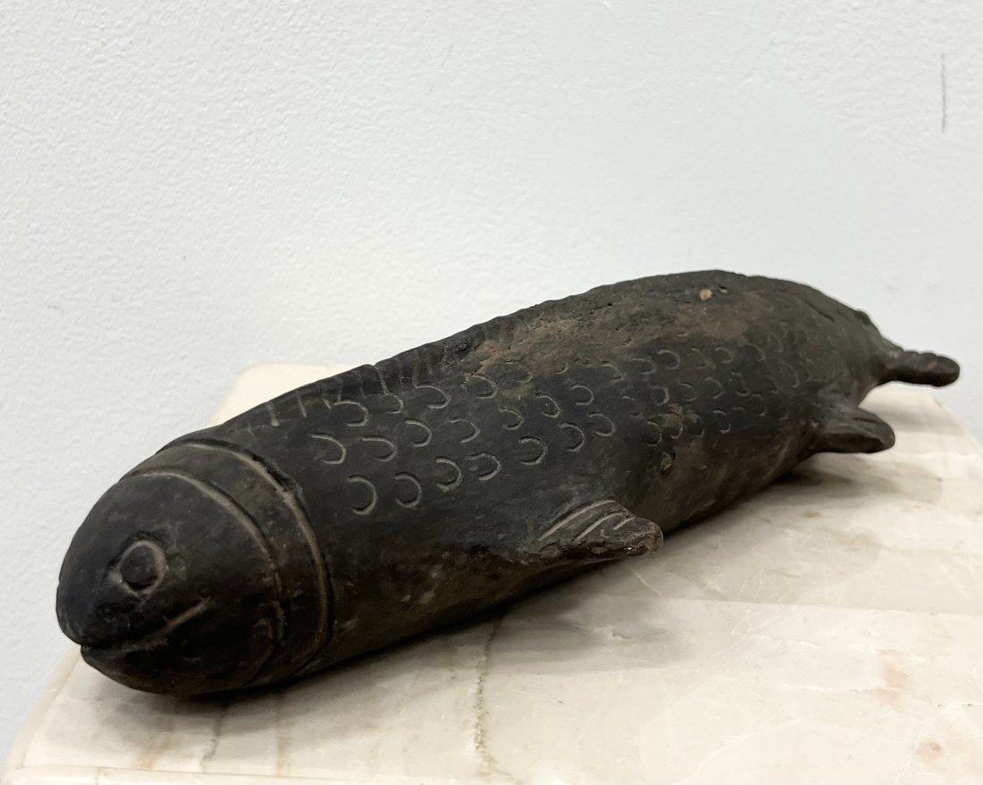Pre Columbian Whale Figure, Peru 1000-1400 CE: Size 12 x 5 x 3 in. Estimate done by archaeologist