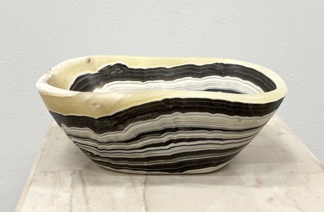 Zebra Onyx Bowl: Size 8 x 5 x 3 in