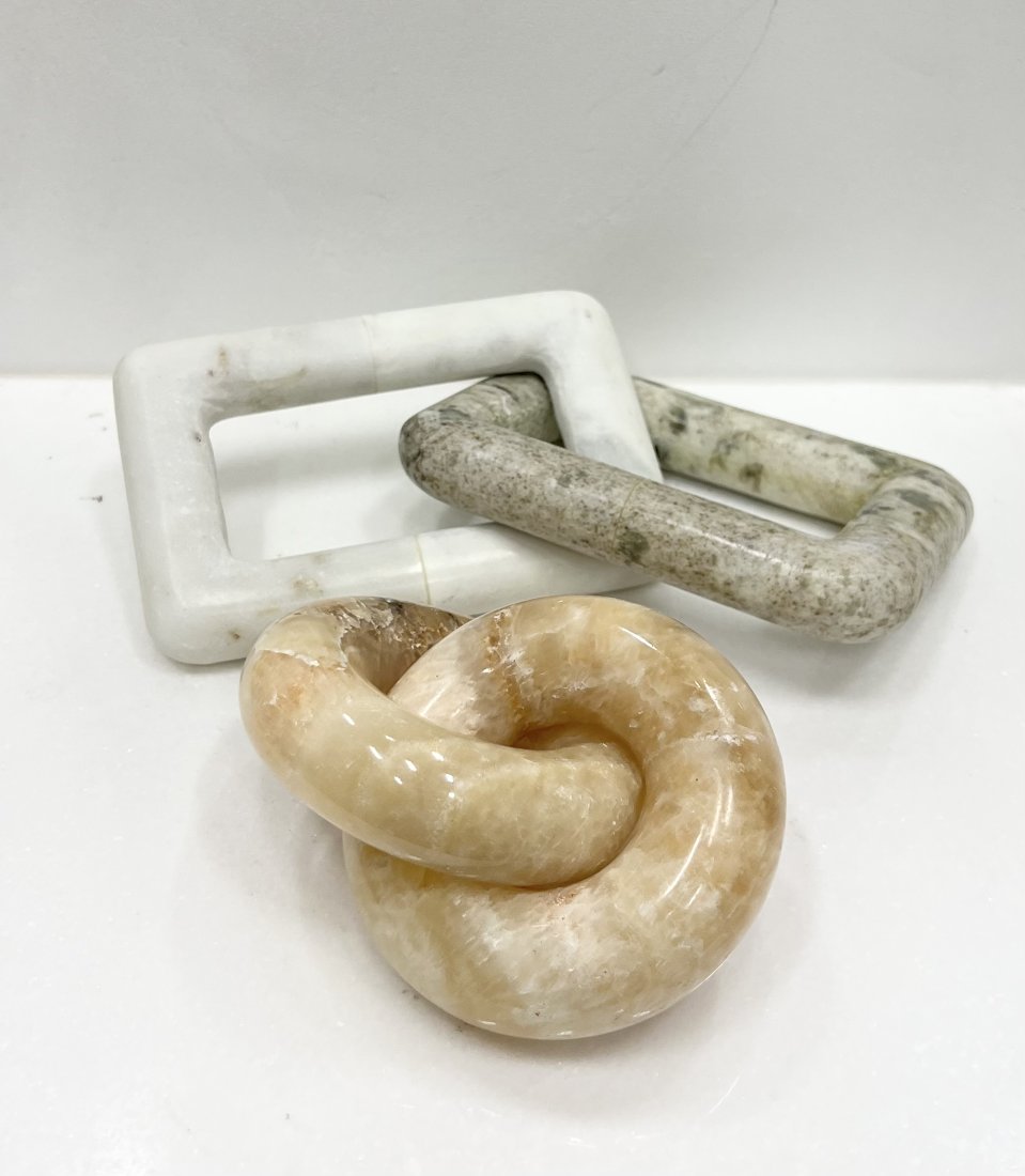 Pair Of Linked Stone Accents: 9 in (largest)