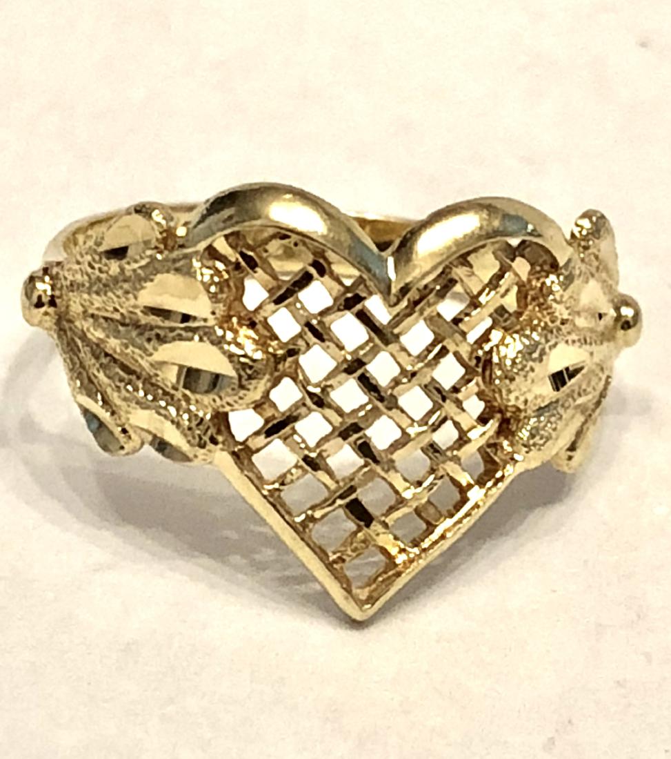 14K GOLD HEART SHAPED DESIGNER RING. (1 of 3)