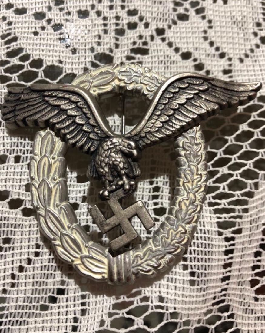 WW2 NAZI LUFTWAFFE PILOT/OBSERVER BADGE.: WW2 NAZI LUFTWAFFE PILOT/OBSERVER BADGE. IN MINT CONDITION WITH A NICE PATINA. PLEASE VIEW ALL PICTURES.