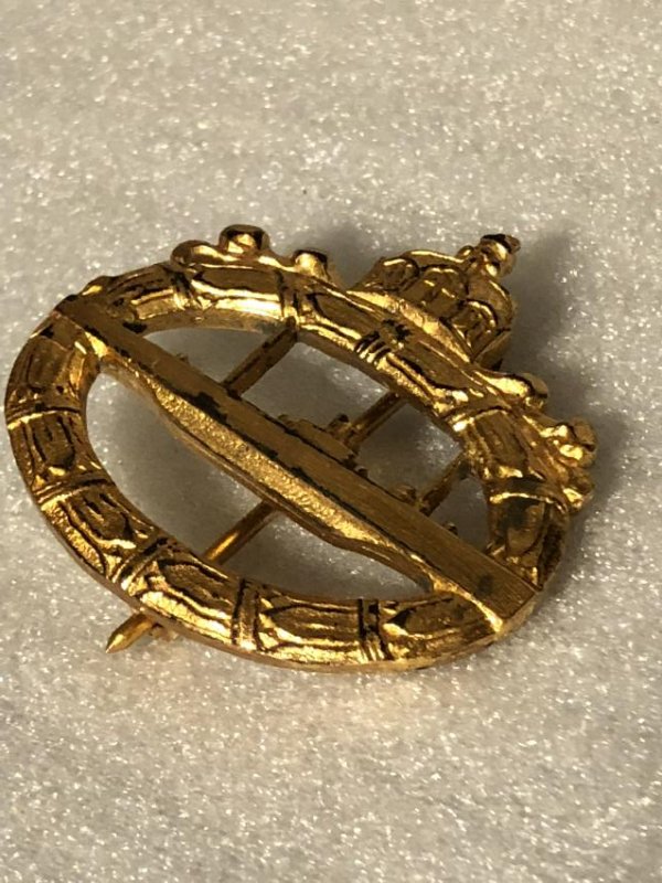 WW1 PRUSSIAN NAVY BADGE: WW1 PRUSSIAN NAVY BADGE. IN MINT SHAPE AND CONDITION.