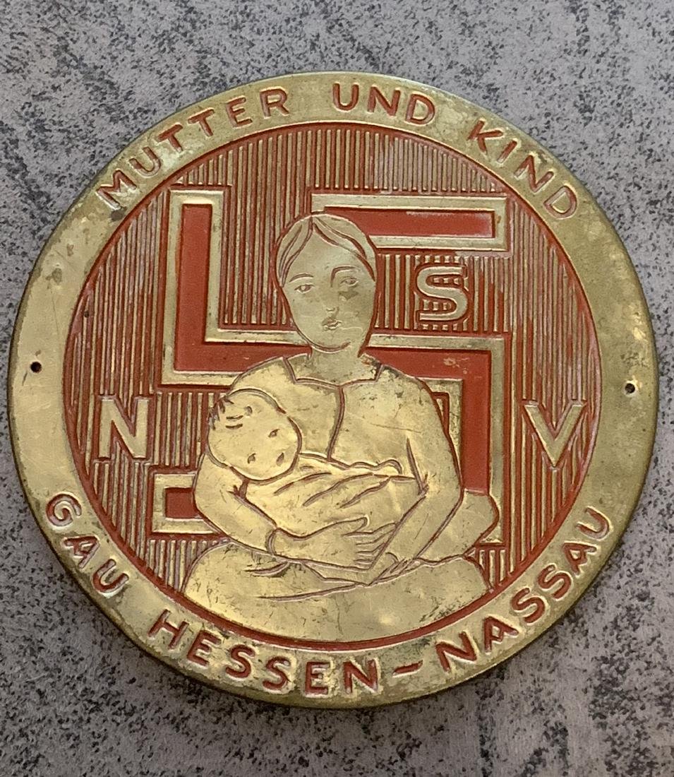 WW2 GERMAN GAU HESSEN-NASSAU DOOR PLAQUE: WW2 GERMAN GAU HESSEN-NASSAU DOOR PLAQUE. IN EXCELLENT SHAPE AND OVERALL CONDITION. HAS A BEAUTIFUL OVERALL PATINA.