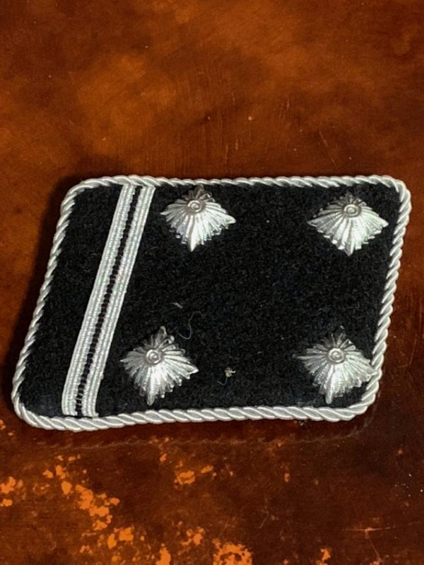 RARE WW2 GERMAN SS PANZER COLLAR TABS: RARE WW2 GERMAN SS PANZER OFFICERS COLLAR TABS. IN EXCELLENT OVERALL SHAPE AND CONDITION. IN MINT CONDITION AND READY TO BE CHERISHED IN YOUR BELOVED COLLECTION.