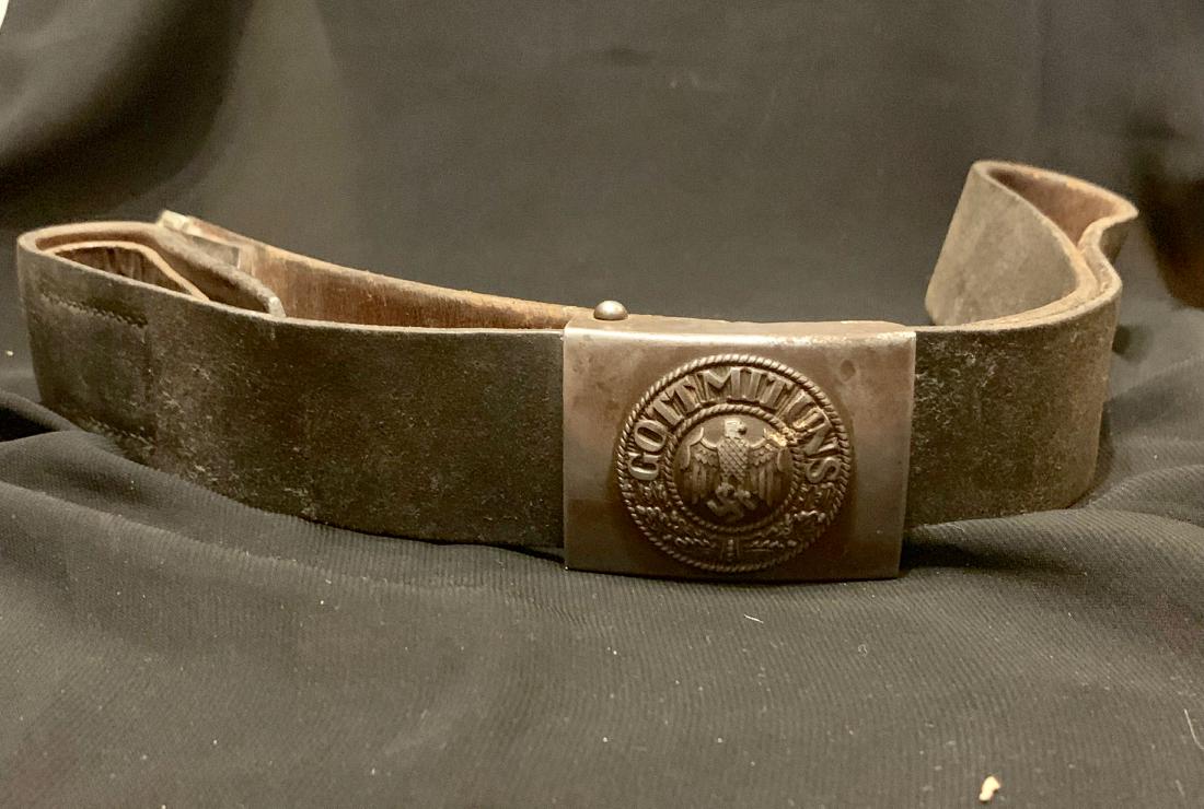 WW2 GERMAN GOT MIT UNS COMPLETE BELT BUCKLE W/ MARKINGS: WW2 GERMAN GOT MIT UNS COMPLETE BELT BUCKLE. BELT AND BUCKLE BOTH HAVE MAKER MARKS. THIS IS IN MINT OVERALL SHAPE AND CONDITION WITH A GREAT OVERALL PATINA. THIS WILL BRING YOU A TON OF COMPLIMENTS. A