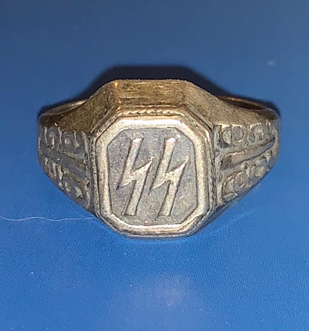 WW2 GERMAN NAZI SS DEATH SQUAD RING: WW2 GERMAN NAZI SS DEATH SQUAD RING. IN EXCELLENT SHAPE AND OVERALL CONDITION. MINT WITH A BEAUTIFUL OVERALL PATINA. A GREAT ADDITION TO YOUR COLLECTION.