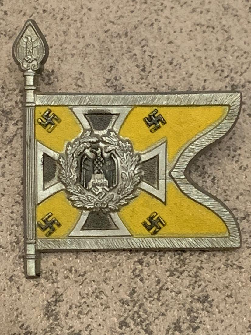 SCARCE WW2 GERMAN CAVALRY DIVISION YELLOW FLAG PIN: SCARCE WW2 GERMAN CAVALRY DIVISION YELLOW FLAG PIN. A RARE FIND. THIS IS A RARE PIN THATâ€™S HARD TO FIND AND HIGHLY COLLECTIBLE AND SOUGHT AFTER. A GREAT ADDITION TO YOUR COLLECTION.
