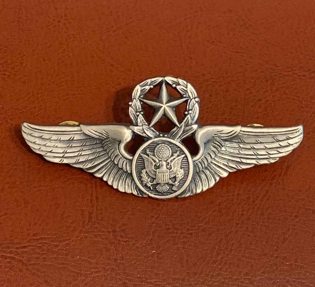 POST WW2 US PILOTS WINGS: POST WW2 US PILOTS WINGS. IN GOOD SHAPE AND CONDITION. PLEASE VIEW PICTURES.
