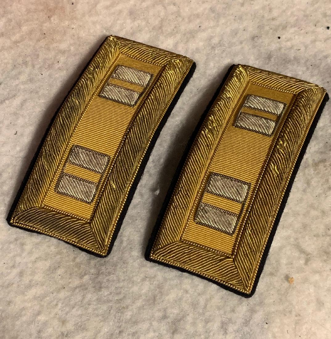 SCARCE POST CIVIL WAR CAPTAINS SHOULDER BOARDS: SCARCE POST CIVIL WAR CAPTAINS SHOULDER BOARDS. IN EXCELELNT SHAPE AND OVERALL CONDITION WITH A BEAUTIFUL OVERALL PATINA. PLEASE VIEW ALL PICTURES. A GREAT ADDITION TO YOUR COLLECTION.