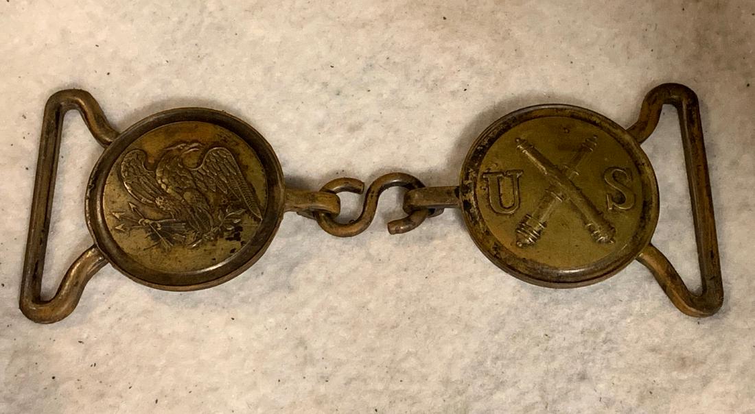 CIVIL WAR CONFEDERATE ARTILLERY OFFICERS 2 PIECE BELT: CIVIL WAR CONFEDERATE ARTILLERY OFFICERS 2 PIECE BELT BUCKLE. THIS IS AN EXTREMELY RARE FIND. HAS A GREAT OVERALL PATINA. WAS USED BY THE CIVIL WAR CONFEDERATE ARTILLERY OFFICERS. A GREAT FIND AND AN 