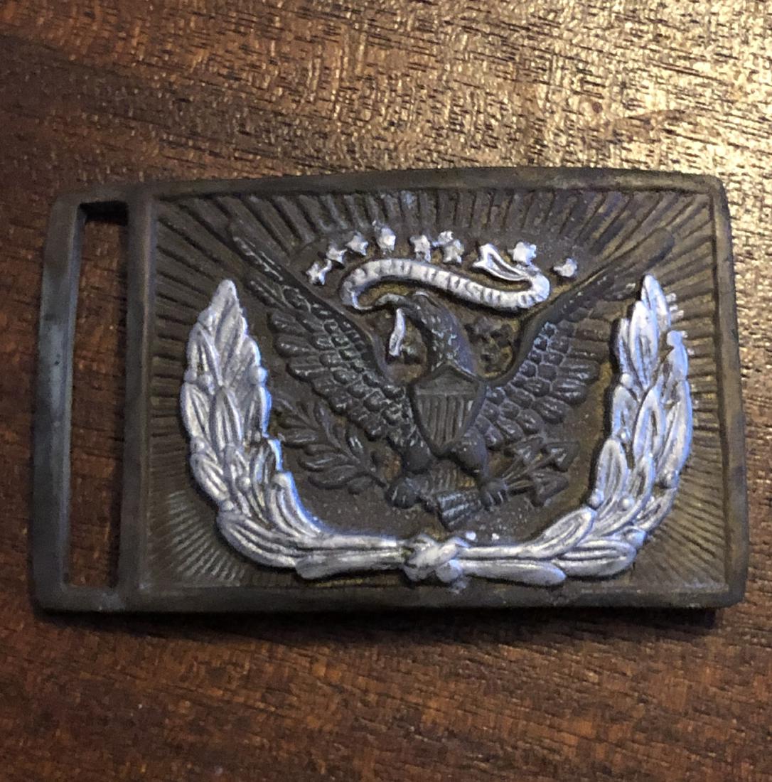 SCARCE CIVIL WAR OFFICERS M1841 BELT PLATE: SCARCE CIVIL WAR OFFICERS M1841 BELT PLATE. IN EXCELLENT SHAPE AND OVERALL CONDITION WITH A BEAUTIFUL OVERALL PATINA. A GREAT FIND AND AN EXCELLENT ADDITION TO YOUR COLLECTION.