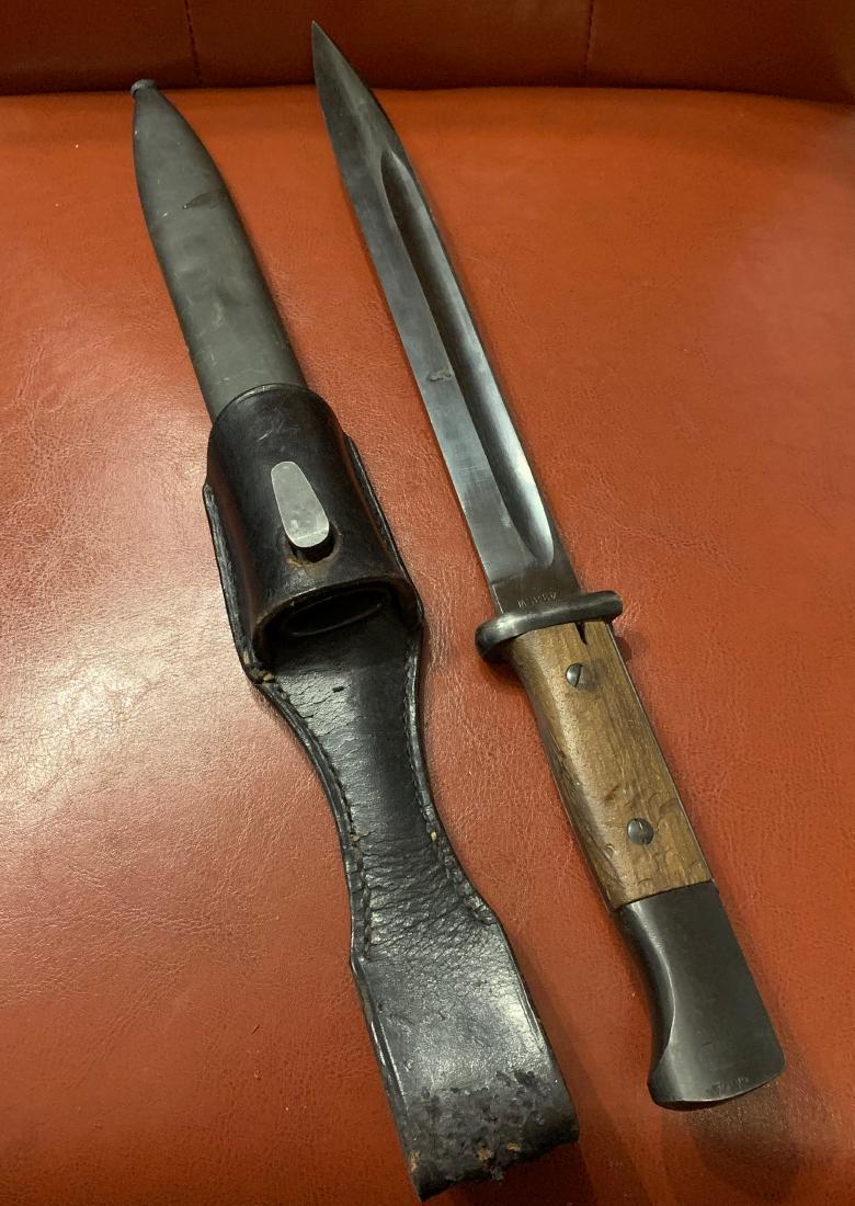 WW2 GERMAN K98 RIFLE BAYONET W/ SCABBARD & FROG 43 asw: WW2 GERMAN K98 RIFLE BAYONET W/ SCABBARD & FROG 43 asw. This is in excellent overall shape and condition. This is a very fine item. Has only very little usage. The blade is mint and one of the finest 